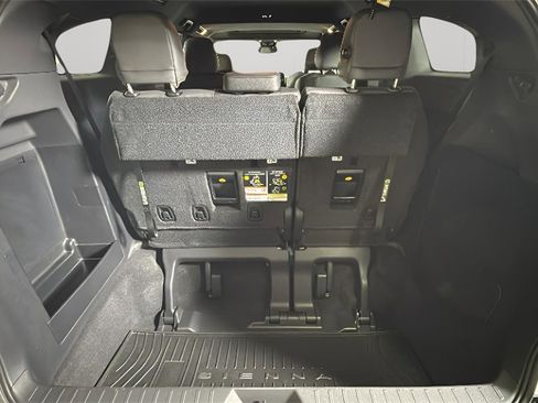 Used 2024 Toyota Sienna XSE image 31