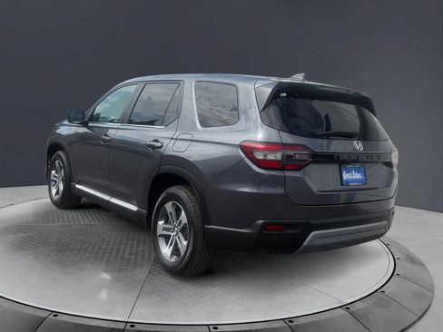 Certified 2025 Honda Pilot EX-L image 3