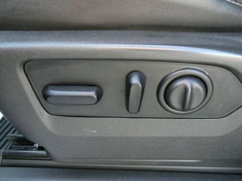 Used 2019 GMC Sierra 1500 SLT w/ SLT Premium Package image 23