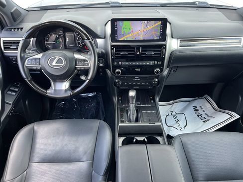 Used 2023 Lexus GX 460 Premium w/ Accessory Package AWD/4WD image 7