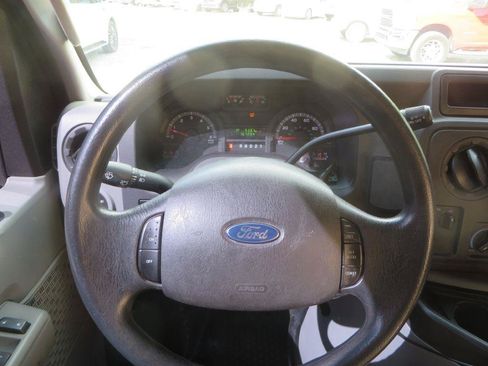 Used 2012 Ford E-250 and Econoline 250 Extended w/ Commercial Cargo Van Pkg RWD image 24