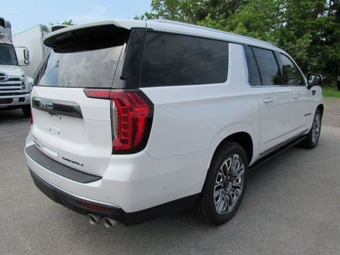 Used 2023 GMC Yukon XL Denali Ultimate image 7