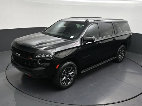 Used 2023 Chevrolet Suburban Z71 w/ Luxury Package AWD/4WD image 20