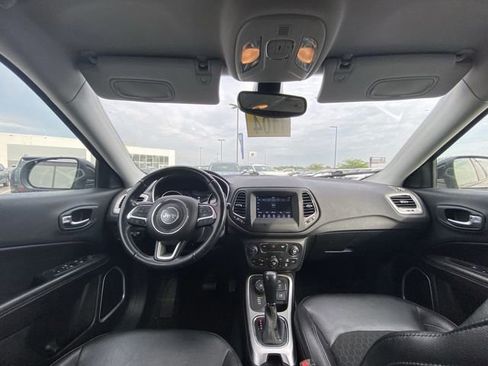 Used 2018 Jeep Compass Latitude w/ Popular Equipment Group AWD/4WD image 5