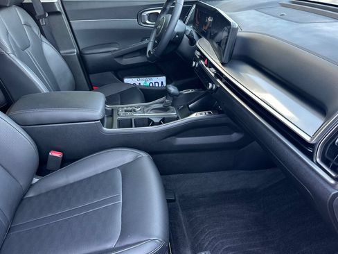 Certified 2024 Kia Sorento S w/ Panoramic Sunroof Package AWD/4WD image 16