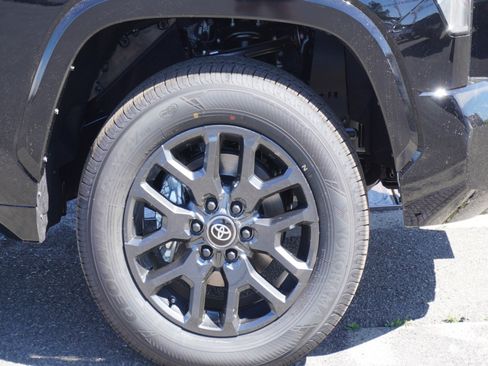New 2026 Toyota Tundra Platinum AWD/4WD image 5