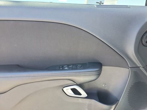 Used 2022 Dodge Challenger GT RWD image 9