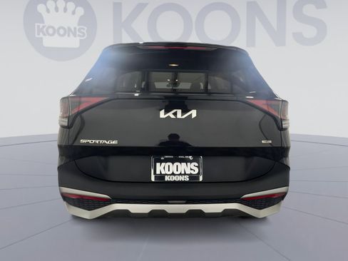 Used 2023 Kia Sportage EX image 5