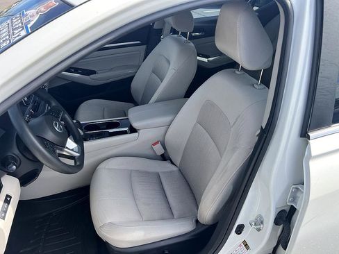 Certified 2021 Nissan Altima 2.5 SV image 13