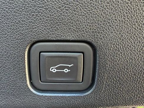 Certified 2024 Chevrolet Traverse LT FWD image 10