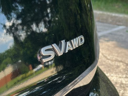 Certified 2024 Nissan Rogue SV w/ SV Premium Package AWD/4WD image 9