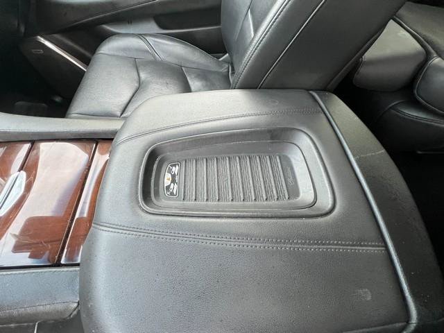Used 2019 Cadillac Escalade Luxury AWD/4WD image 17