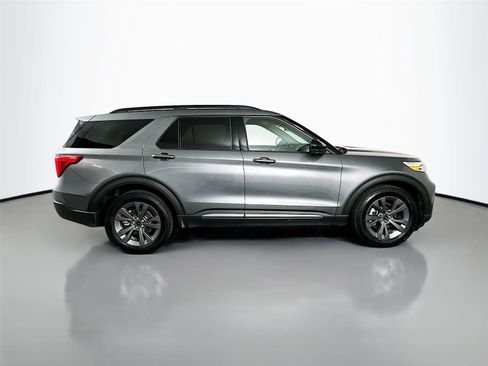 Used 2024 Ford Explorer XLT w/ Equipment Group 202A image 18