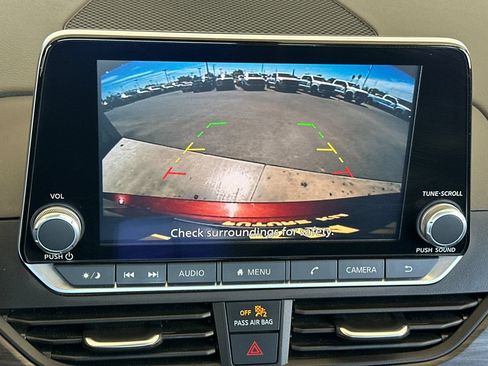 Used 2025 Nissan Altima 2.5 SV FWD image 20