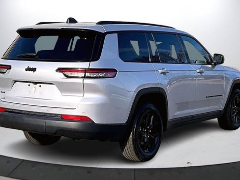 Used 2024 Jeep Grand Cherokee L Laredo image 8