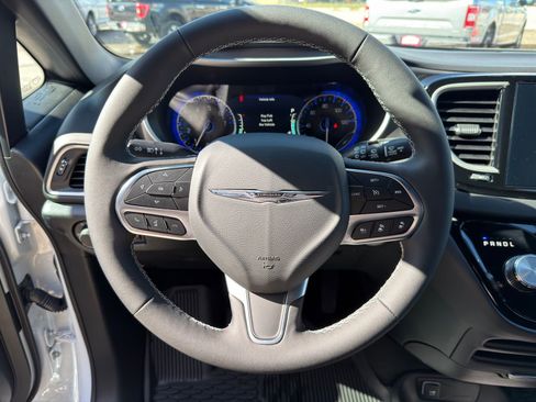 New 2026 Chrysler Voyager LX image 19