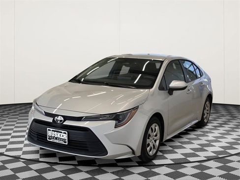 Used 2025 Toyota Corolla LE image 9