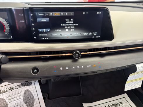 Used 2024 Nissan Ariya AWD image 8