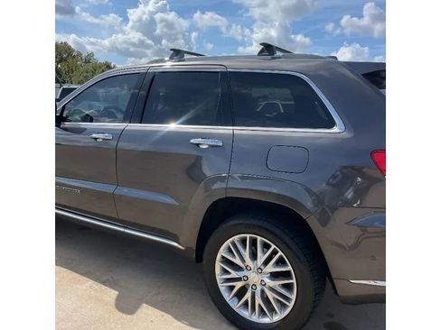 Used 2018 Jeep Grand Cherokee Summit image 4