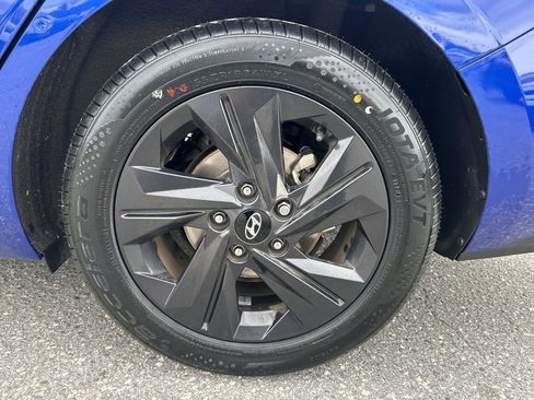 Used 2023 Hyundai Elantra SEL image 26