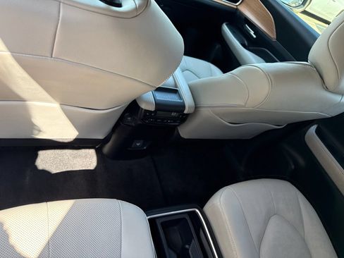 Used 2026 Toyota Grand Highlander AWD image 23