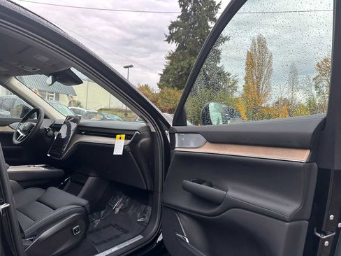 New 2025 Volvo EX90 Ultra w/ Protection Package Premier image 11