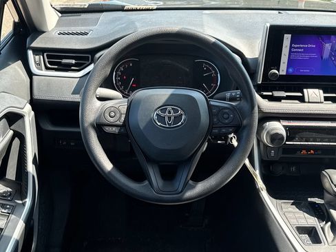 Used 2025 Toyota RAV4 LE AWD/4WD image 13