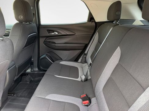 Used 2025 Chevrolet TrailBlazer LS w/ LS Convenience Package AWD/4WD image 13