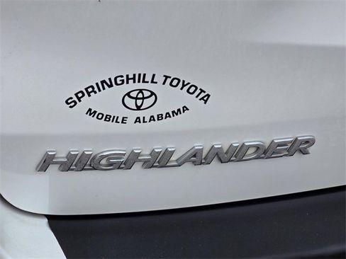 Used 2019 Toyota Highlander XLE image 35