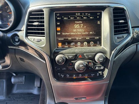 Used 2017 Jeep Grand Cherokee Trailhawk w/ Trailhawk Luxury Group AWD/4WD image 18