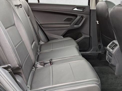 Used 2021 Volkswagen Tiguan SE w/ Panoramic Sunroof Package AWD/4WD image 21