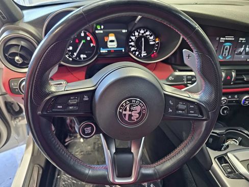 Used 2020 Alfa Romeo Giulia Ti Sport w/ Quick Order Package 22U Sport RWD image 15