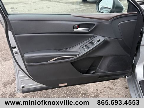 Used 2022 Toyota Avalon XLE w/ Moonroof Package image 13