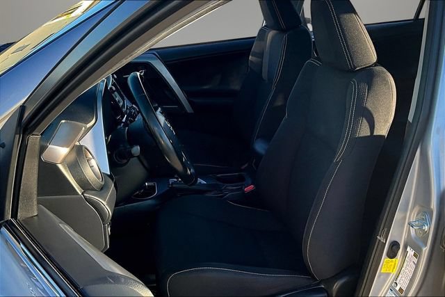 Used 2018 Toyota RAV4 XLE AWD/4WD image 19