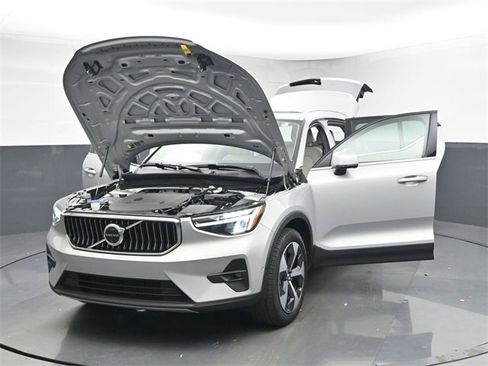 Used 2024 Volvo XC40 B5 Plus w/ Protection Package Premier image 53