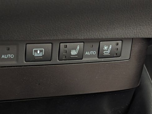 Certified 2025 Lexus ES 300h w/ Luxury Package image 33