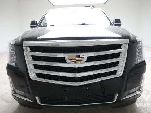 Used 2016 Cadillac Escalade Luxury RWD image 7