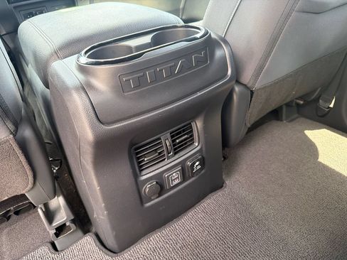Used 2023 Nissan Titan SV w/ SV Convenience Package RWD image 16