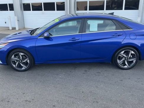 Used 2023 Hyundai Elantra Limited w/ Cargo Package FWD image 8