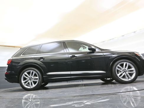 Certified 2025 Audi Q7 3.0T Premium Plus w/ Premium Plus Package AWD/4WD image 40