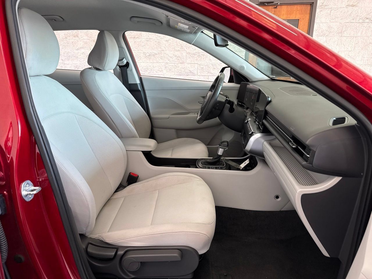 Used 2025 Hyundai Kona SEL AWD/4WD image 47