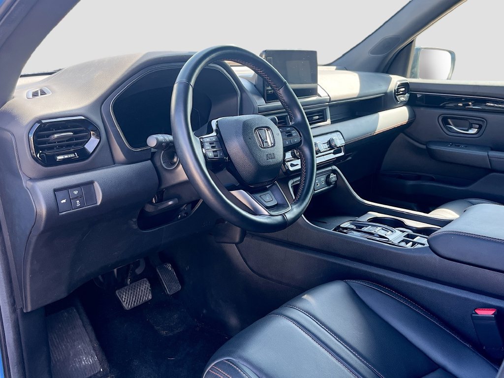 Used 2025 Honda Pilot TrailSport image 9