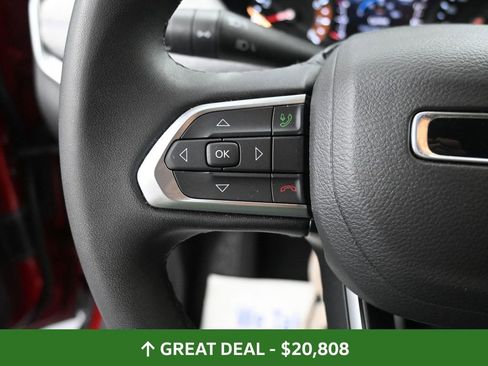 Used 2025 Jeep Compass Latitude image 18