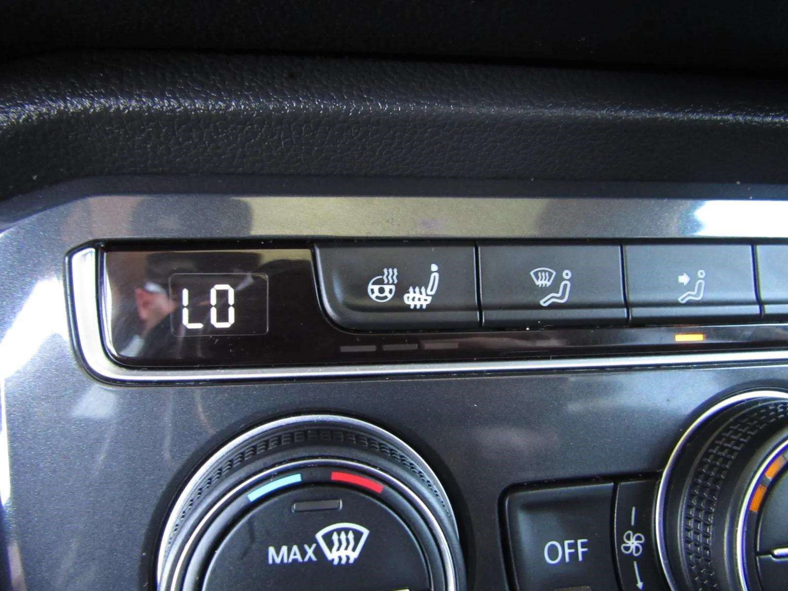 Used 2020 Volkswagen Tiguan SE R-Line FWD image 22