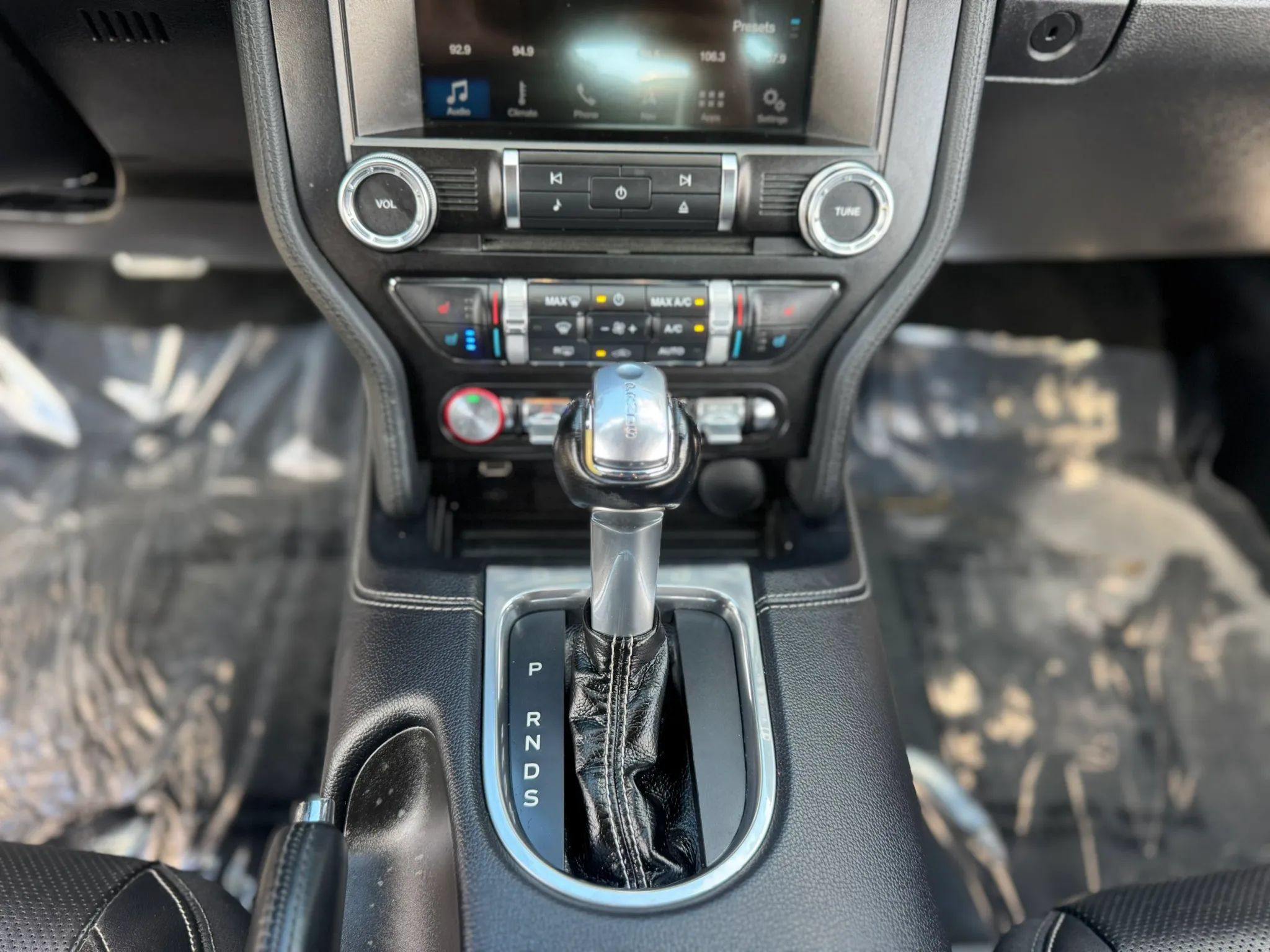 Used 2018 Ford Mustang Premium w/ Equipment Group 201A RWD image 19