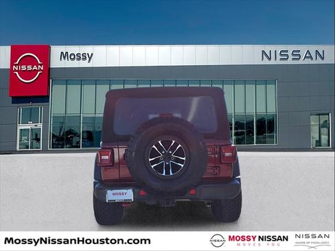 Used 2022 Jeep Wrangler Unlimited Rubicon w/ LED Lighting Group image 6