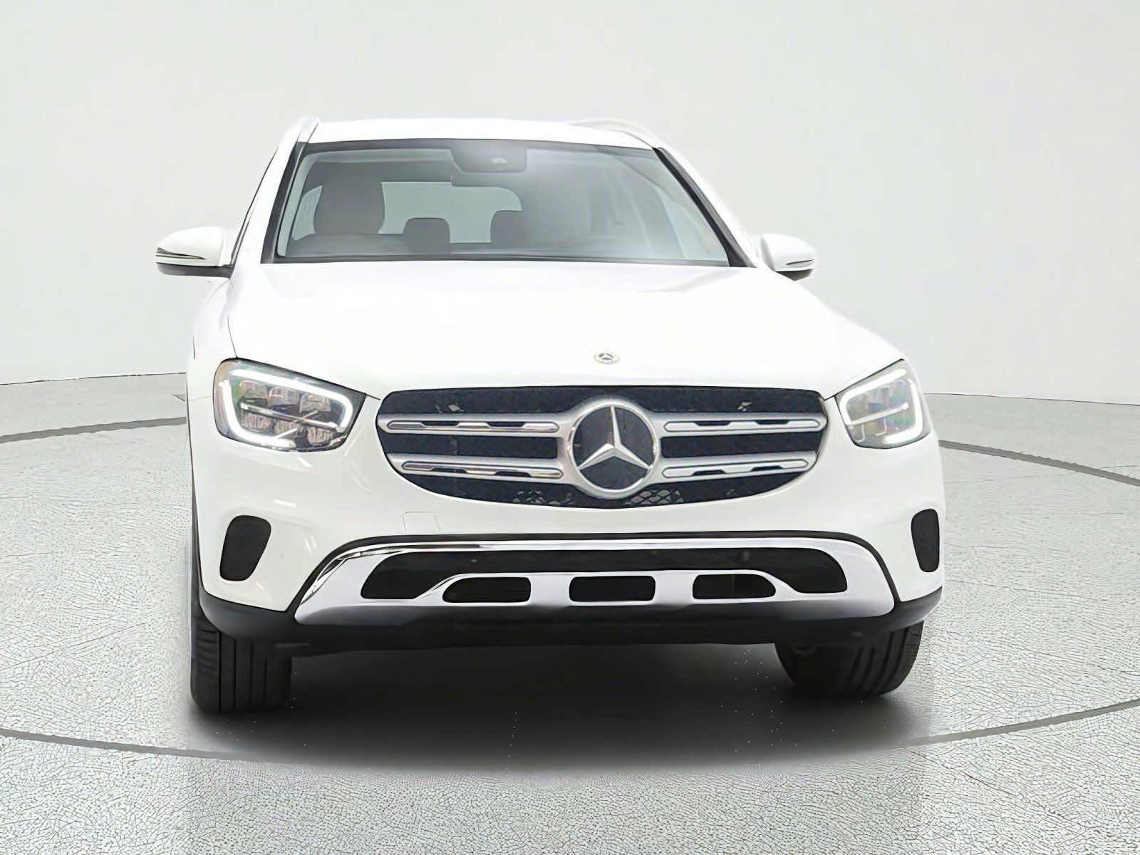 Used 2022 Mercedes-Benz GLC 300 image 2
