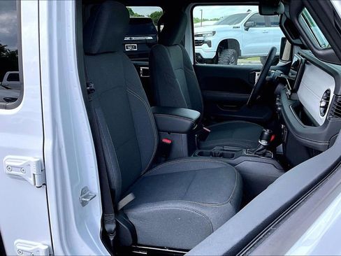 Used 2025 Jeep Wrangler Unlimited Sahara w/ Safety Group AWD/4WD image 30