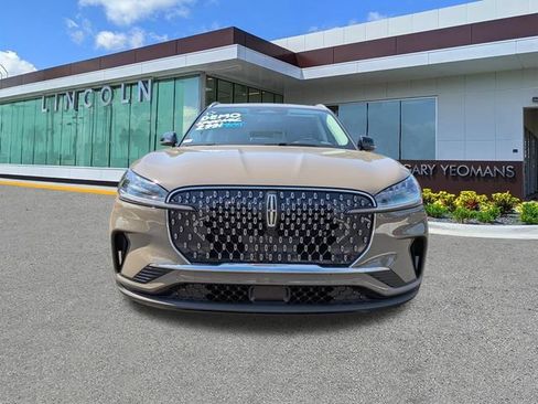 New 2026 Lincoln Aviator AWD image 9