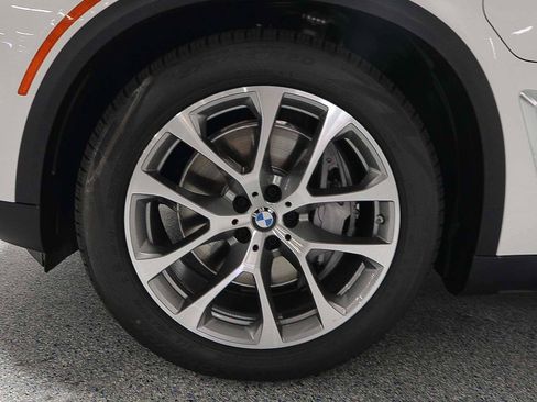Used 2026 BMW X5 xDrive50e AWD/4WD image 5